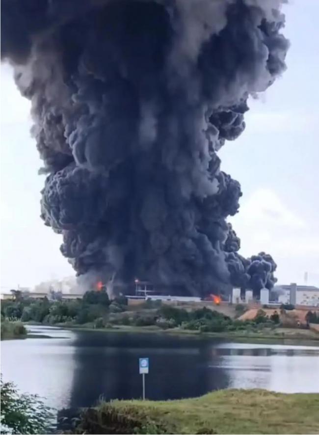 江西化工厂大爆炸 蘑菇云冲天 现场直击如炼狱