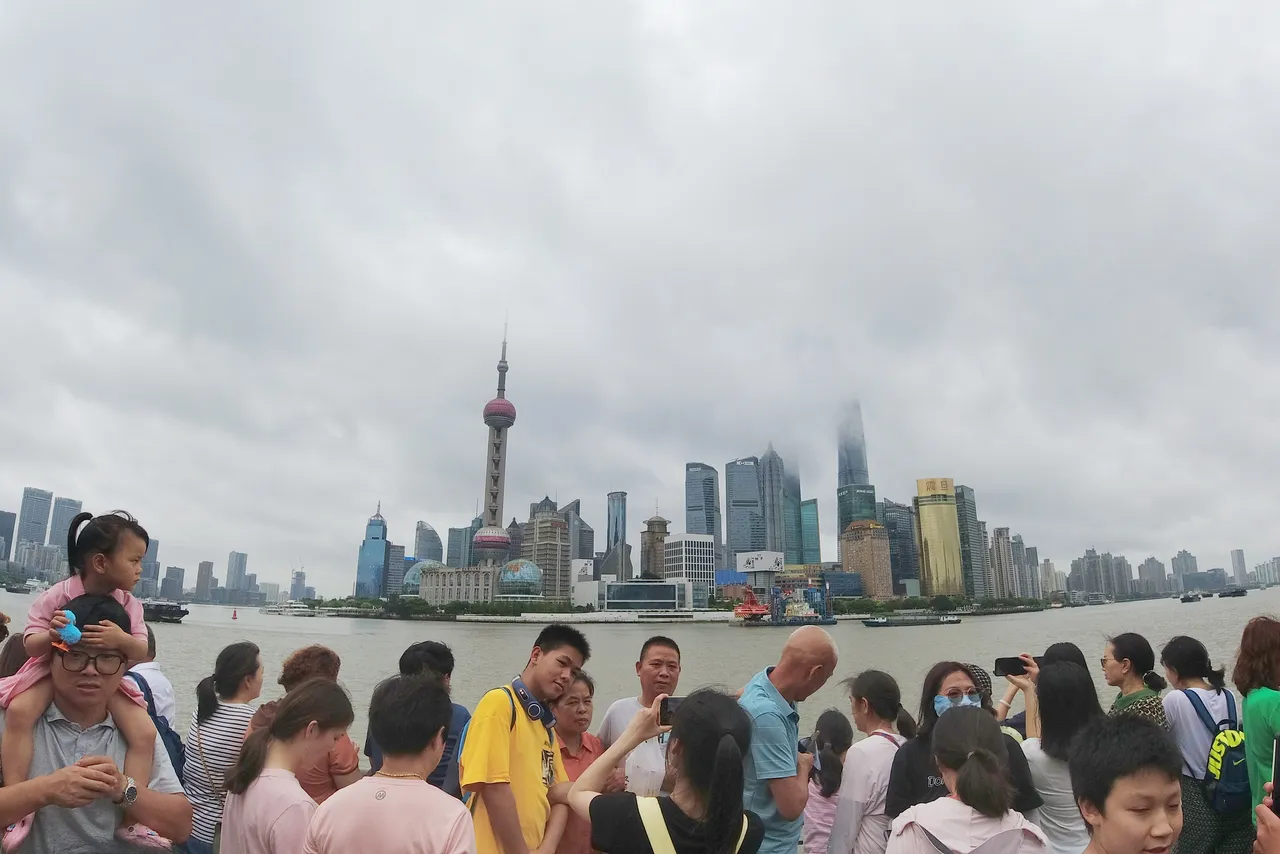 上海入境旅客大减6成 星媒长文：又贵又麻烦