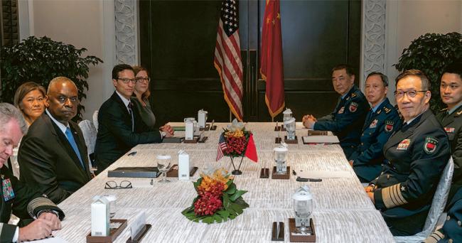 美國防長和中國防長75分鐘面對面唇槍舌劍