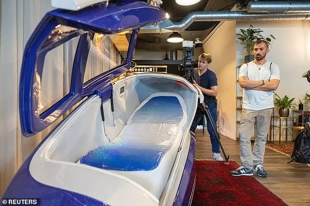 Sarco Capsule Interior