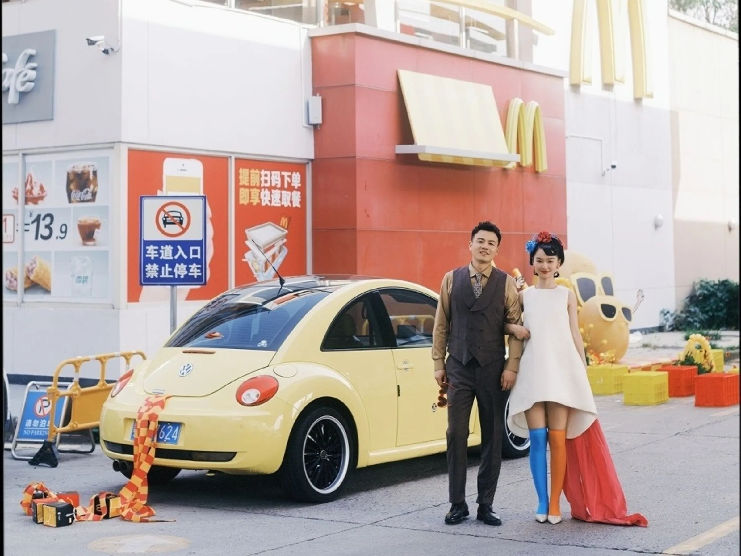 武汉新人“麦当劳办婚礼” 新娘曝光超省花费