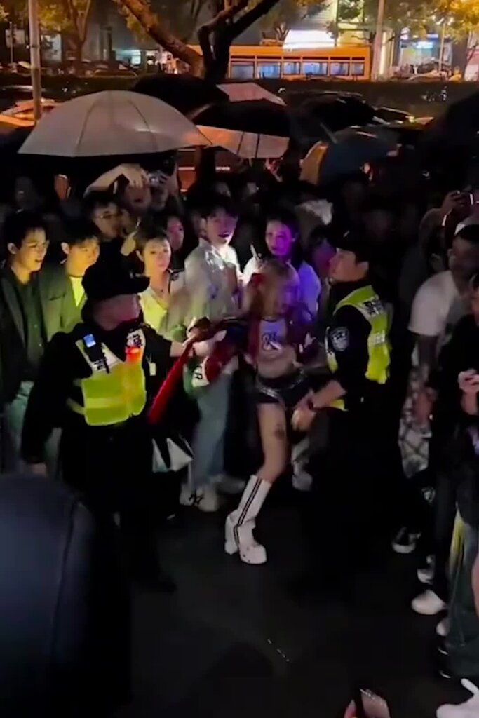 “不要玩过头”：上海严防万圣节狂欢