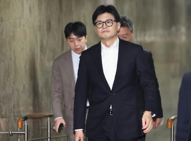 韩国执政党党首:今天我们必须只考虑韩国及其人民