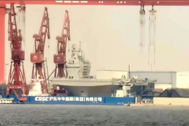 中国首艘076型两栖攻击舰即将下水