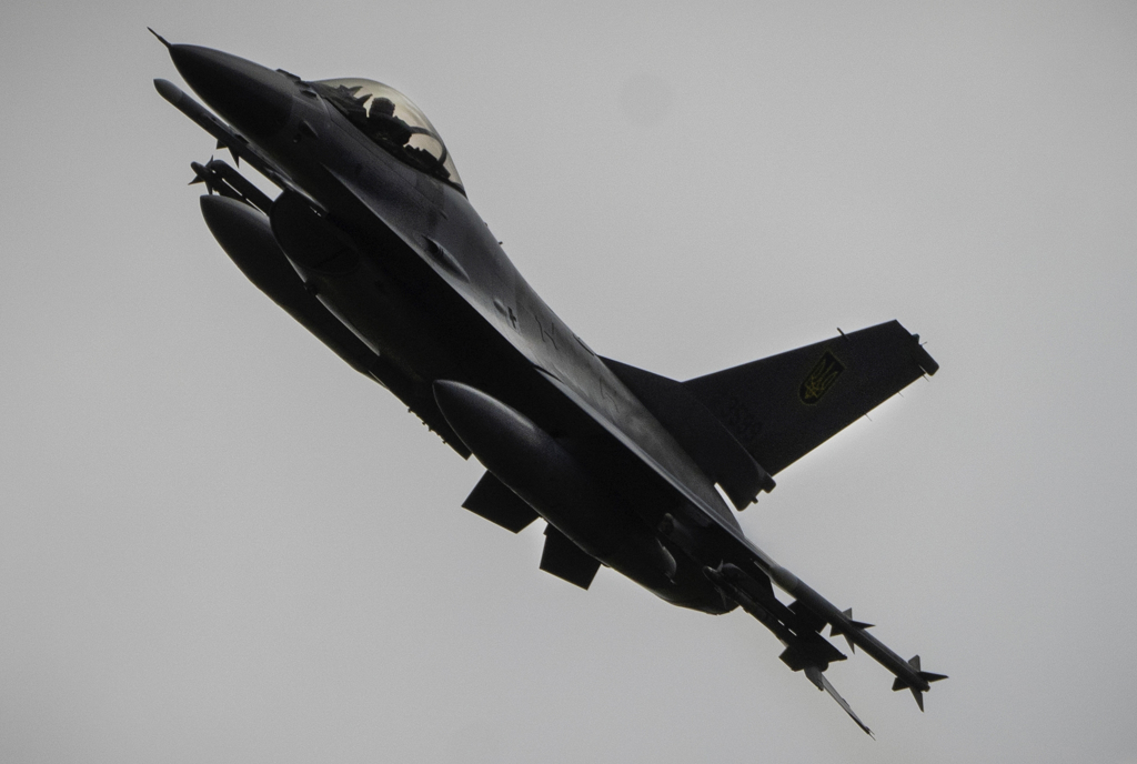 F-16战机被击落 俄曝乌克兰大规模反攻受挫