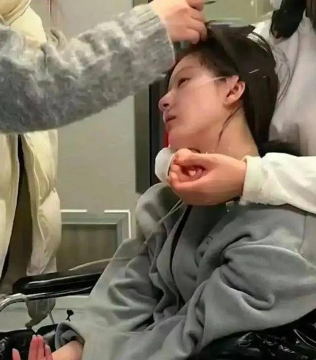 赵露思病重！凌晨被老板殴打辱骂不敢报警...