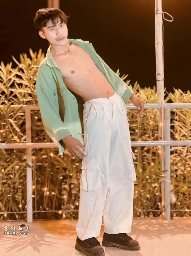 Lai Thai has a very thin figure