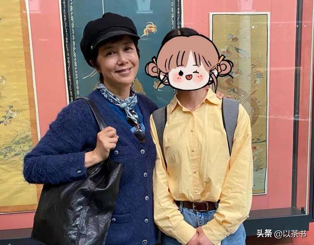 60岁蒋雯丽现状：定居英国，又瘦又老