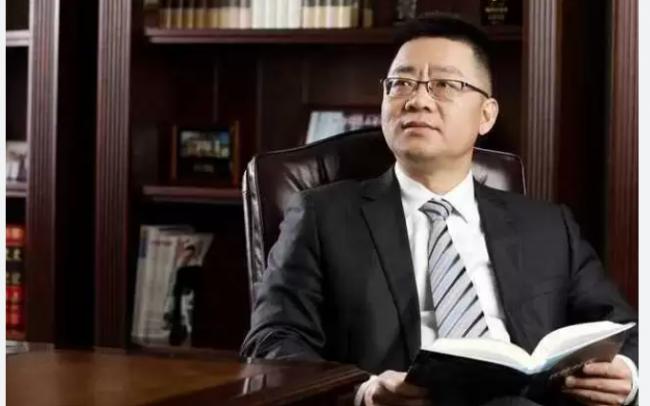 中國電梯領軍人物墜樓亡 網熱議背後原因