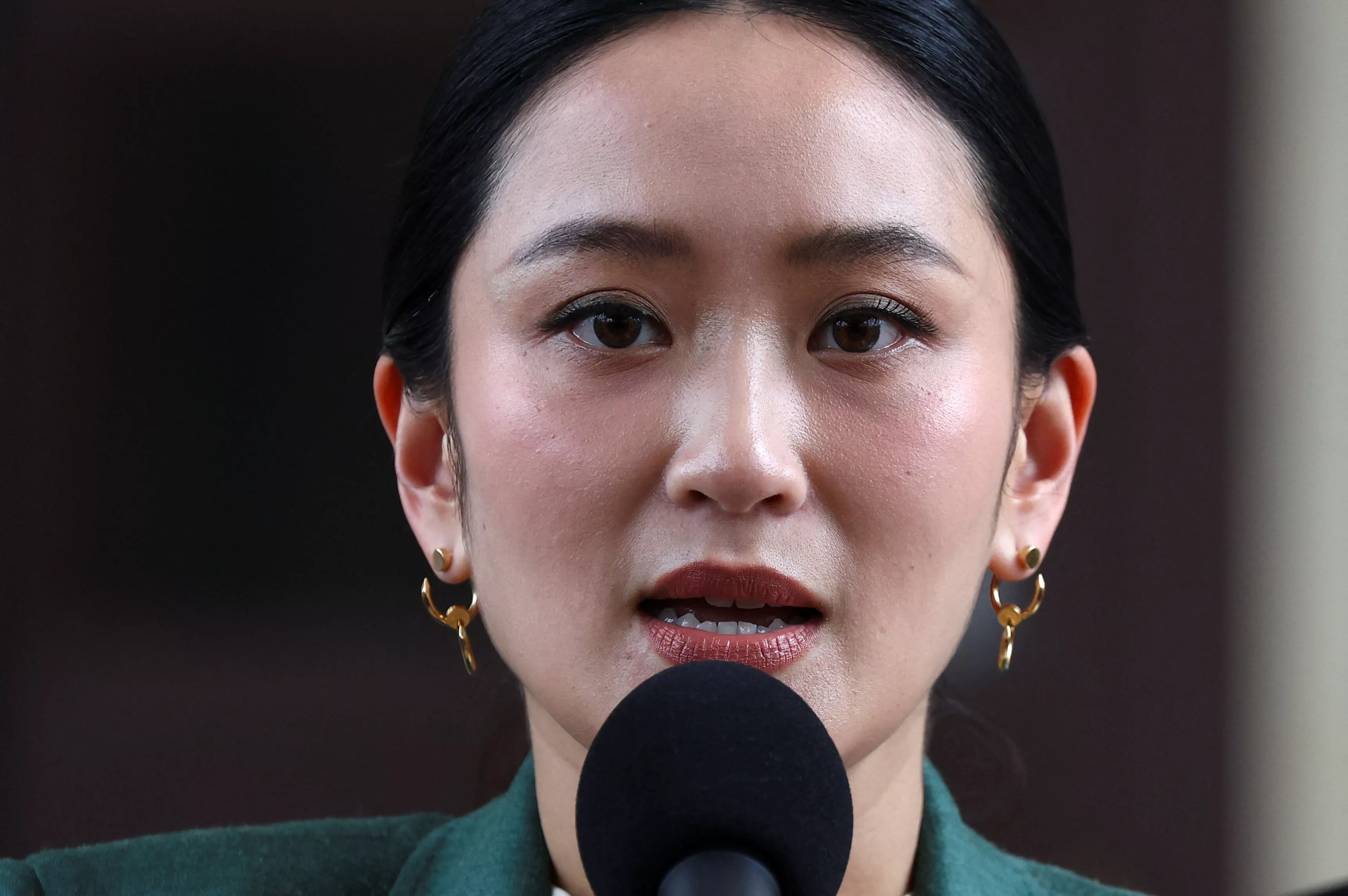 泰国总理贝东塔遭停职！她首回应：接受法院决定