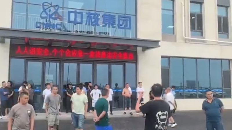 中国底层悲歌 多地传欠薪失业 女学生控被迫卖淫