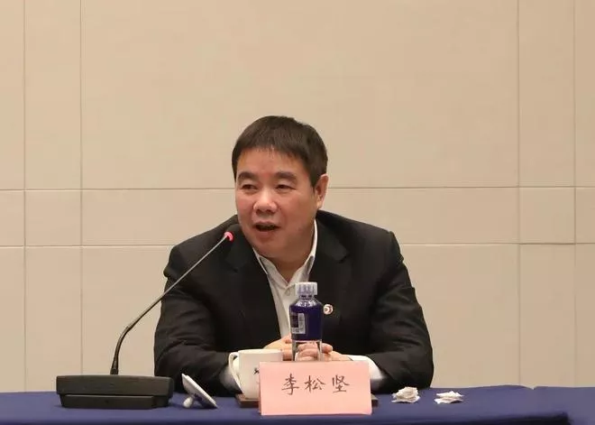 房产大王被清华学霸儿手撕 曾挪用国企5千万入狱