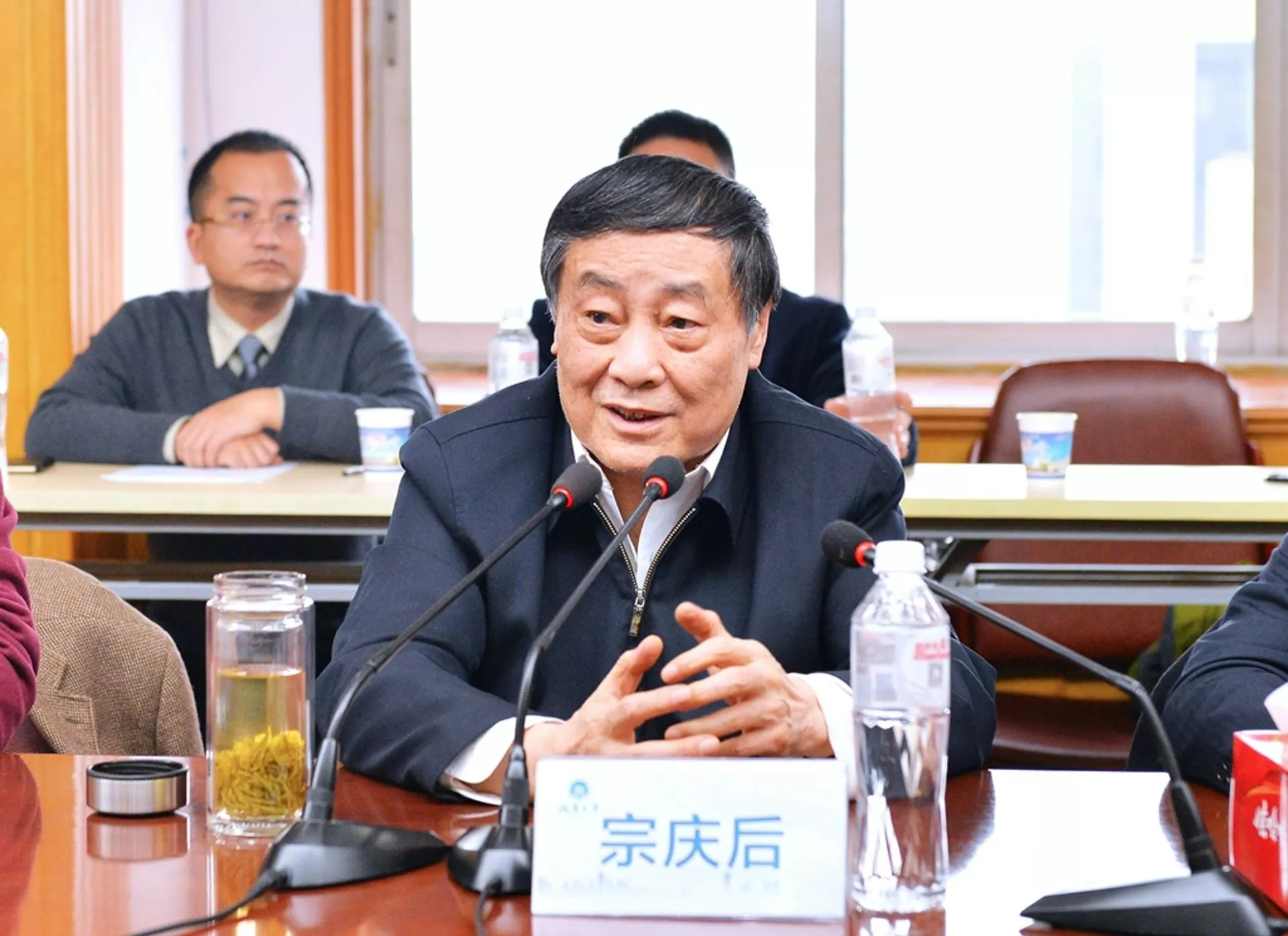 娃哈哈世纪遗产争夺战：3位“美国人”要求验DNA