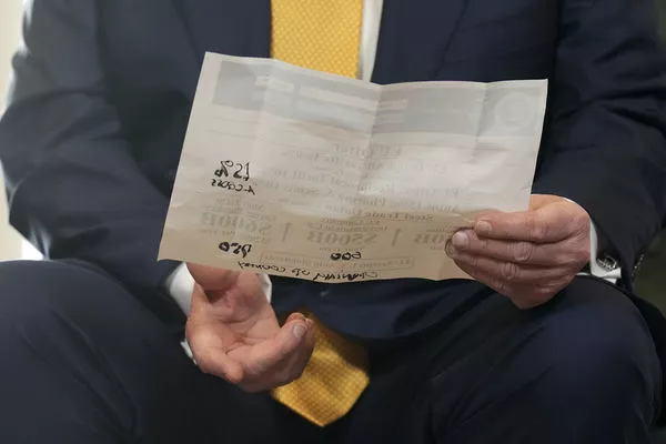 欧盟对美投资5000亿被改6000亿, 手写字迹曝光