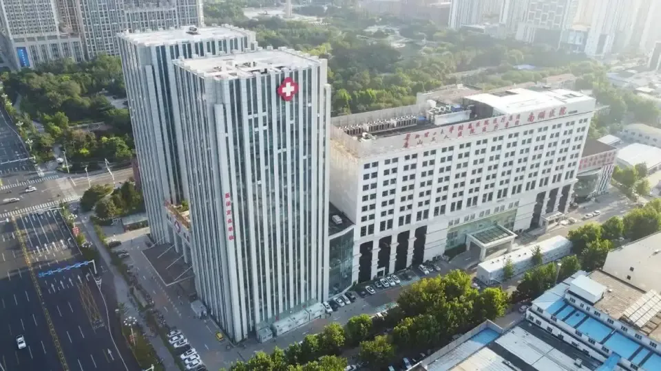醫院關停，醫護埋單
