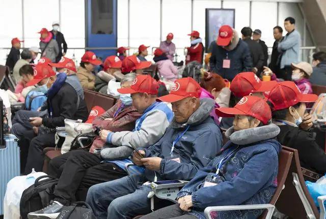 中国“银发经济”，步步是“坑”