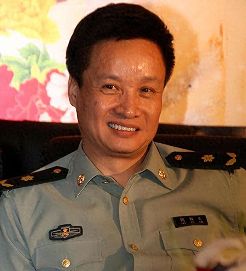 阎维文晚节不保:开演唱会捞金,恶评如潮