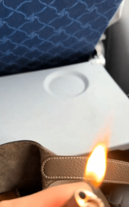 炸鍋了：中國女乘客在飛機艙內點燃了打火機…