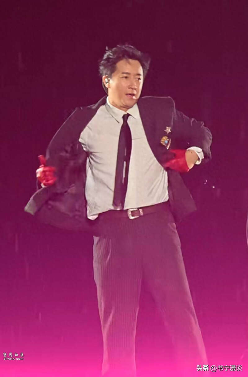 韩庚演唱会被嘲吃相难看 身材像黄渤 跳不动了