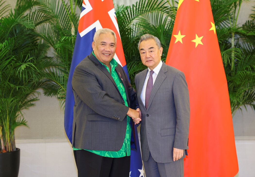 因中国，新西兰和库克群岛关系面临考验