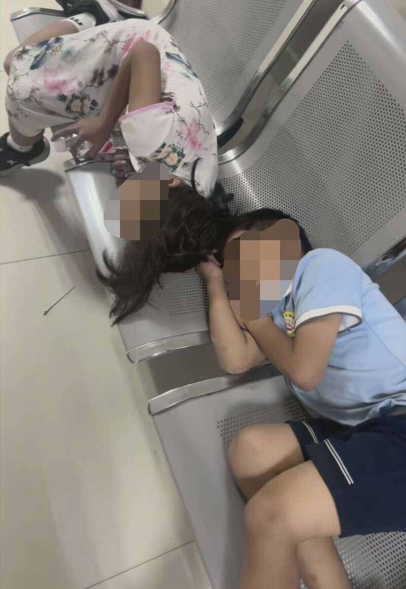 官方通报贵州习水中毒事件:89名学生10名幼儿住院