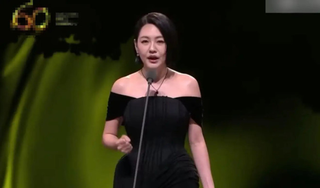 小S停工后首亮相！唱姐妹情深歌曲给已故姐姐大S