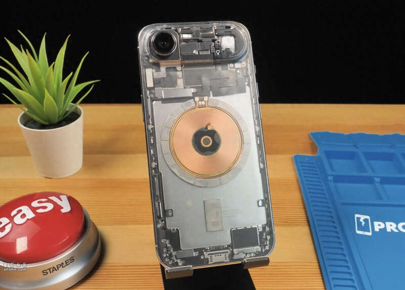 博主成功拆解iPhone Air 打造“透明版”机型