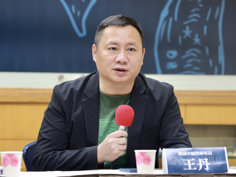 中国社运人士王丹父亲辞世 悲喊无法送终极大遗憾