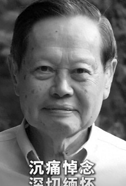 翁帆發聲字字催淚 清華弔唁堂細節感人