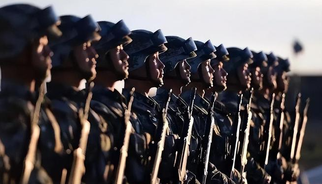 她称这2人组"独立师级武装" 18将领缺席四中惹议