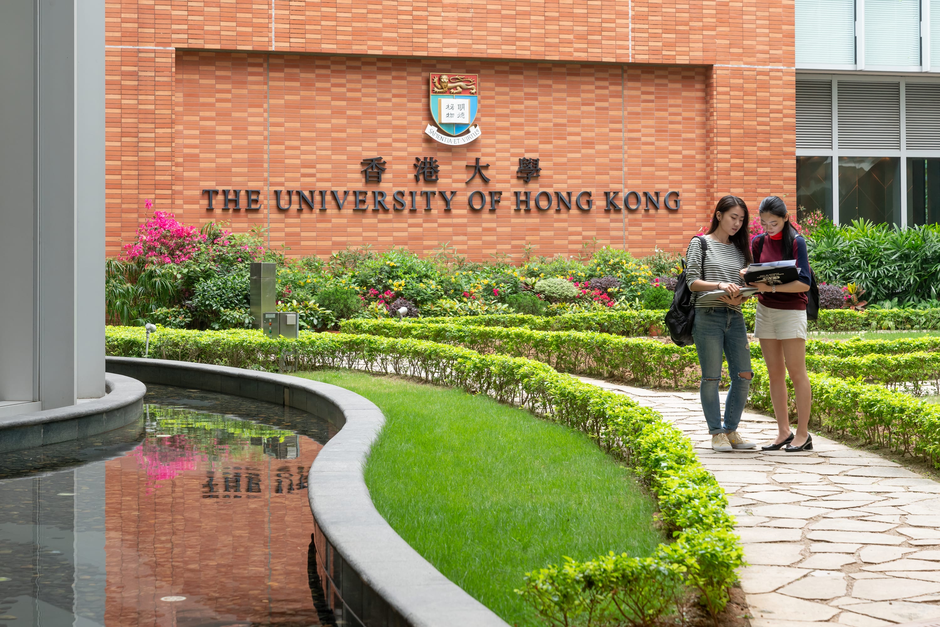 世界名校地震：数百名申请者学历造假