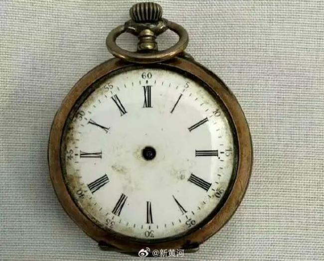 泰坦尼克號遇難者懷錶將拍賣 價格逾100萬英鎊