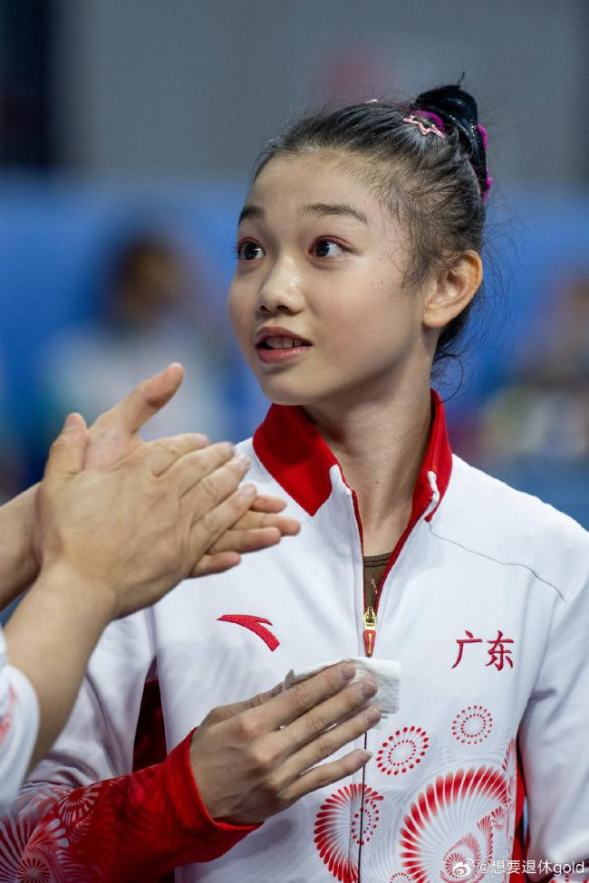 独揽5金2银：中国15岁天才美少女横空出世