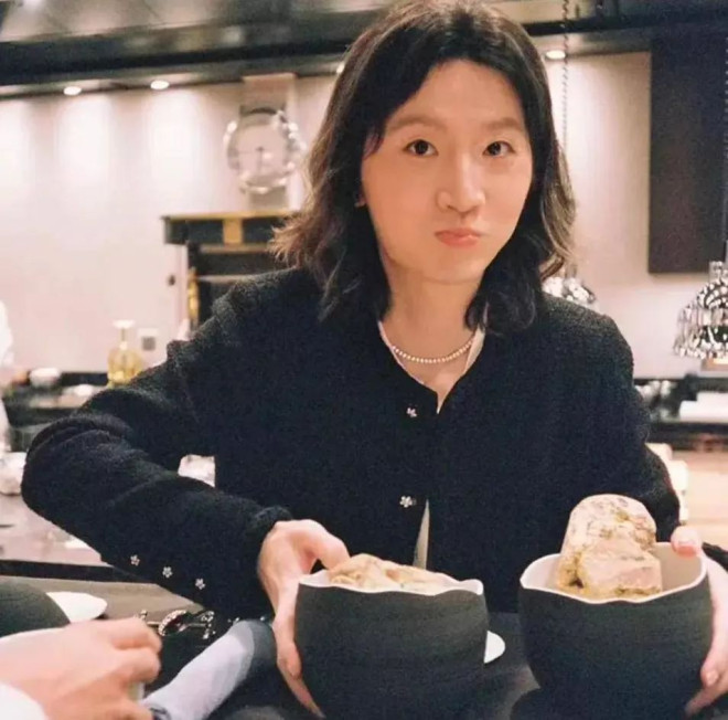 好利来大公子罗昊转性做女人，被骂到关闭账号