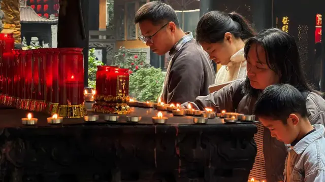 “电子爸妈”让中国Z世代迷上别样的家庭