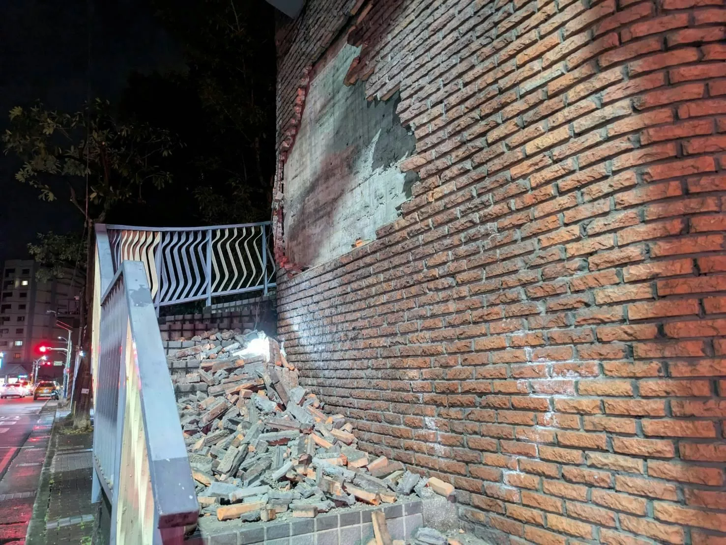 台地震威力如16颗原子弹 专家：强震周期要重新算