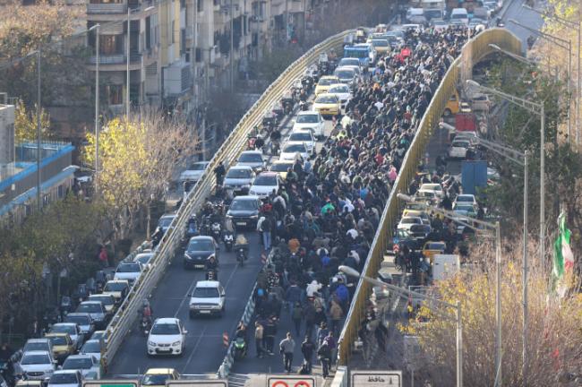 神棍陷四面楚歌境地，伊朗爆发大规模抗议