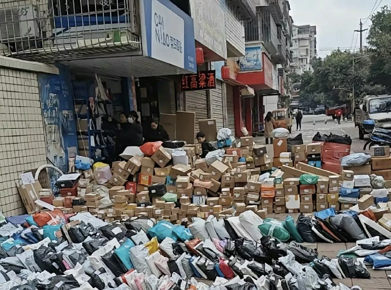 中国快递站最惨大撤退 迎2026年首个行业倒闭潮？
