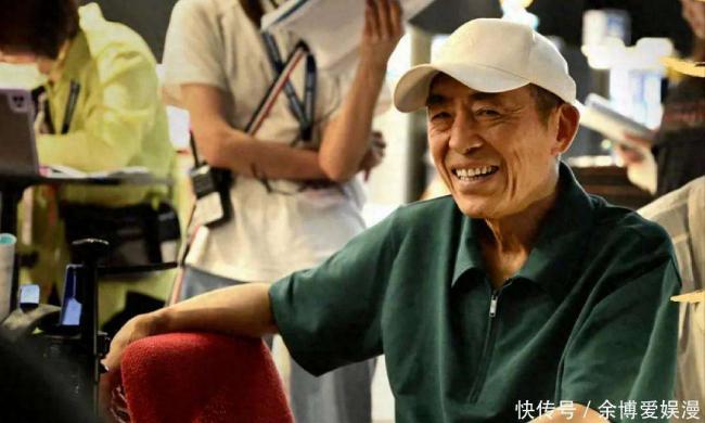 开年，人民日报再次点名张艺谋，释放2大信号