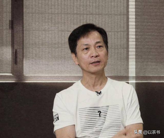 原来他就是梁小龙弟弟，有才有颜，比哥厉害