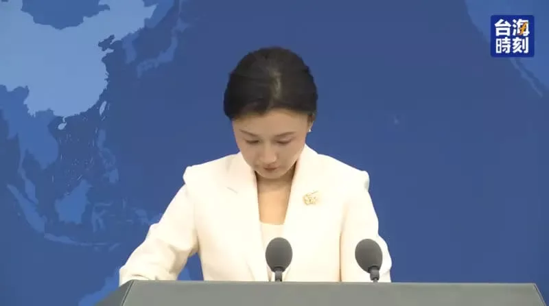 国台办发言人被问张又侠 低头猛看稿12次这样说…