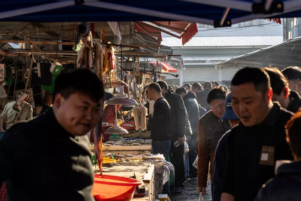 在世界最繁忙的港口感受中国经济的"最好""最坏"
