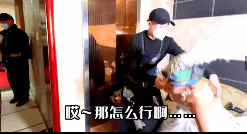 67岁杨丽萍自曝一天只吃一顿饭，从早到晚饿着跳舞（组图） - 12