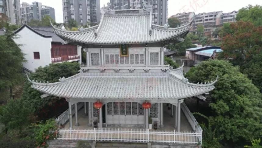 湖南纯白银打造银楼被拍卖 每克仅6.88元仍流拍