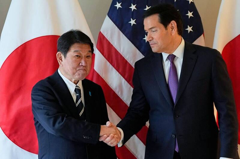 王毅点名批判 日本怒了：严正交涉！