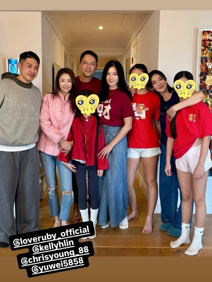 林心如母女和舒淇林熙蕾聚会 小海豚出镜身形高挑