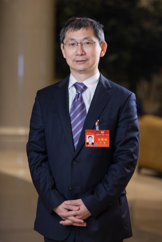 全国政协委员建议：继续简化240小时过境免签条件