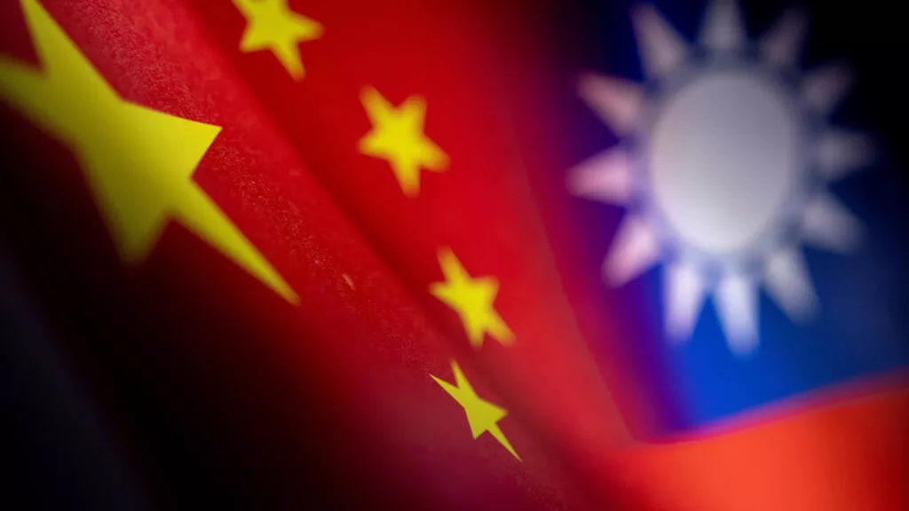 中国大规模军机绕台活动在异常“消失”后恢复