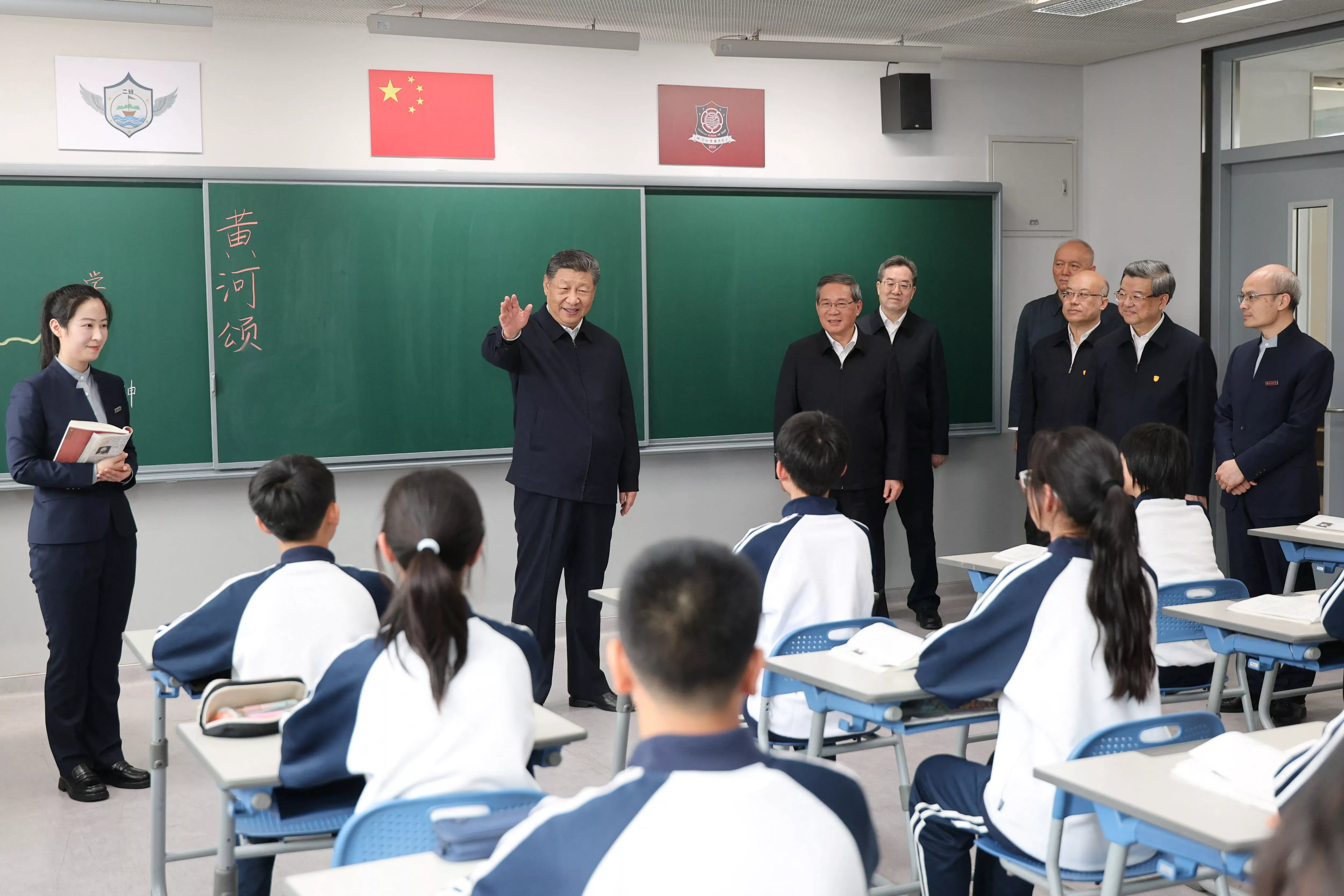 习近平率常委两年后再访雄安,强调"决策完全正确"