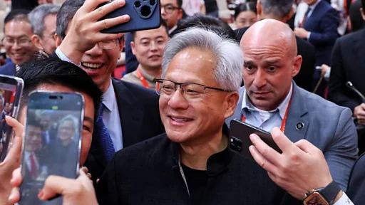 黄仁勋罕见谈生死：希望在工作中突然离世